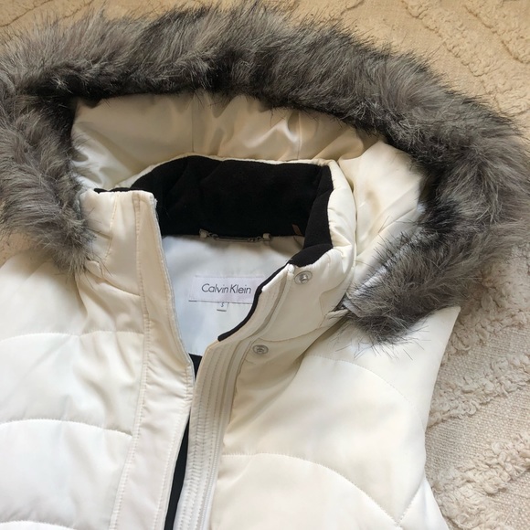 Calvin Klein Vest - Picture 2 of 5